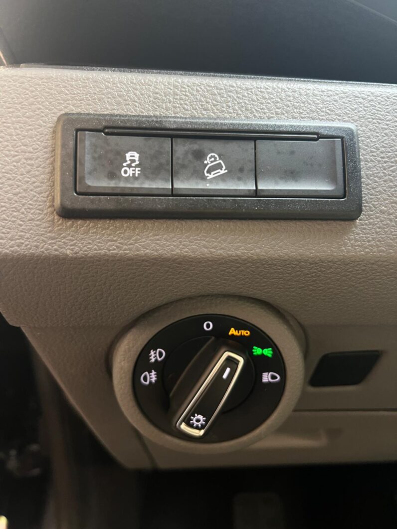 VOLKSWAGEN Caravelle Premium Corta 2.0 TDI BMT DSG 4Motion