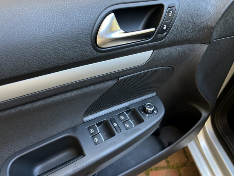 VOLKSWAGEN Golf Variant 1.6 TDI DPF Sport