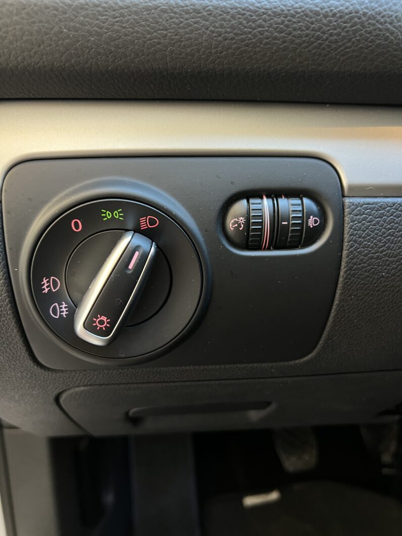 VOLKSWAGEN Golf Variant 1.6 TDI DPF Sport