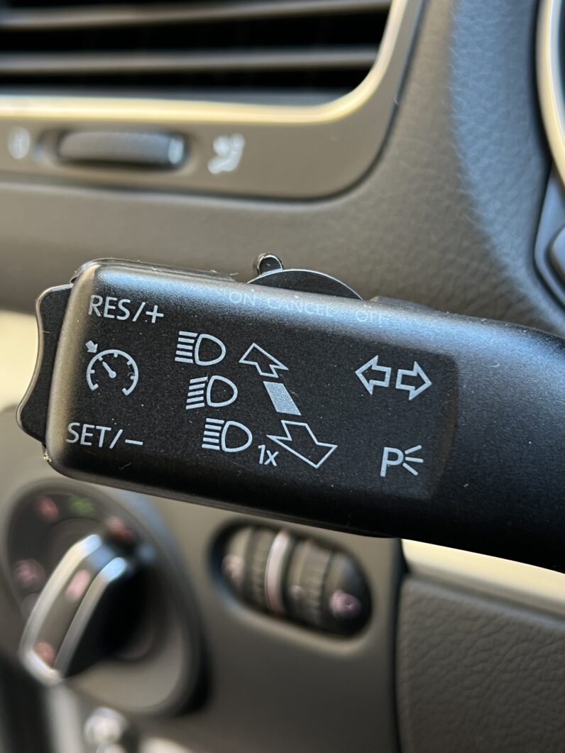 VOLKSWAGEN Golf Variant 1.6 TDI DPF Sport