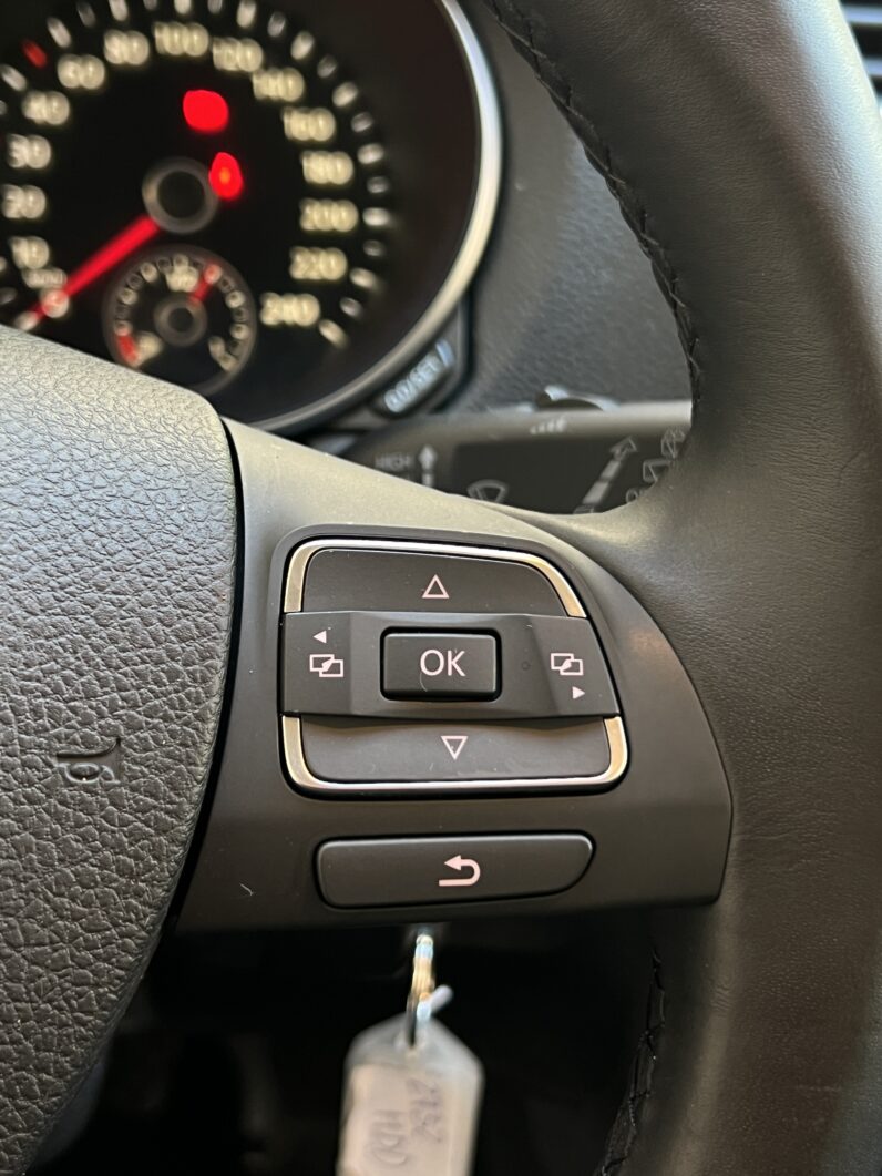 VOLKSWAGEN Golf Variant 1.6 TDI DPF Sport
