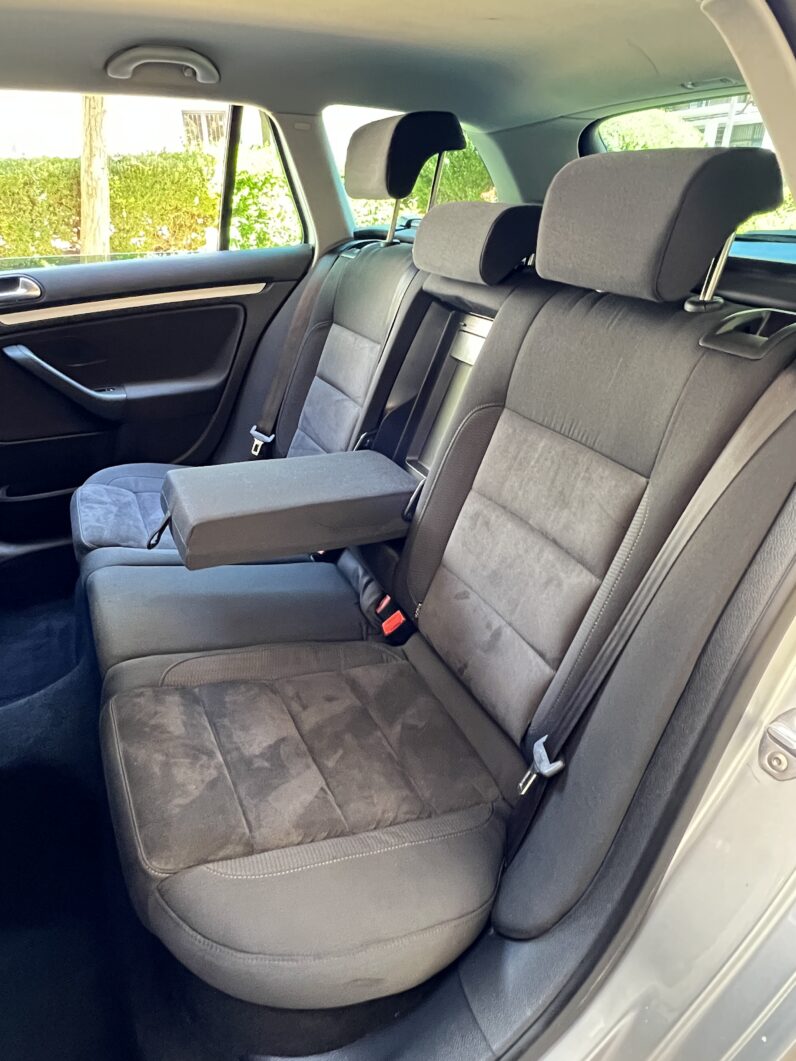 VOLKSWAGEN Golf Variant 1.6 TDI DPF Sport