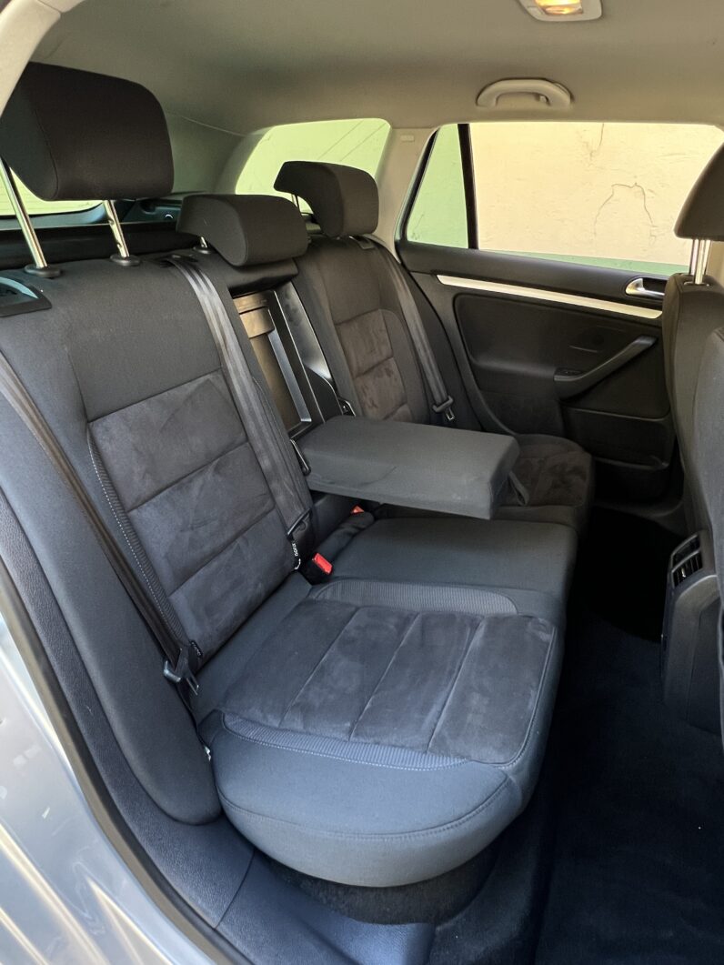 VOLKSWAGEN Golf Variant 1.6 TDI DPF Sport