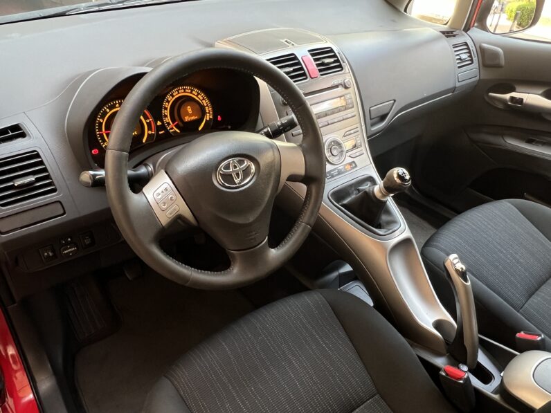 TOYOTA Auris 1.3 VVTi Dual Auris