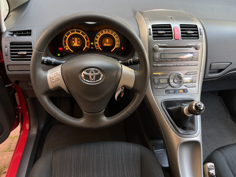 TOYOTA Auris 1.3 VVTi Dual Auris