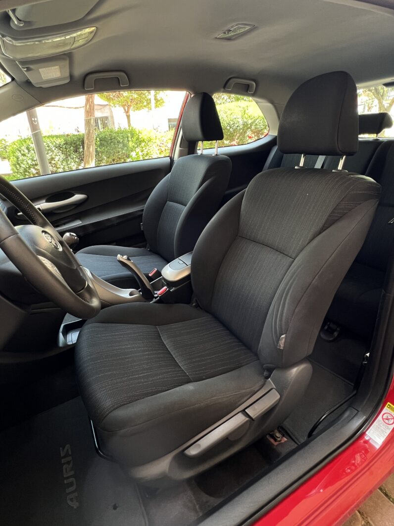 TOYOTA Auris 1.3 VVTi Dual Auris