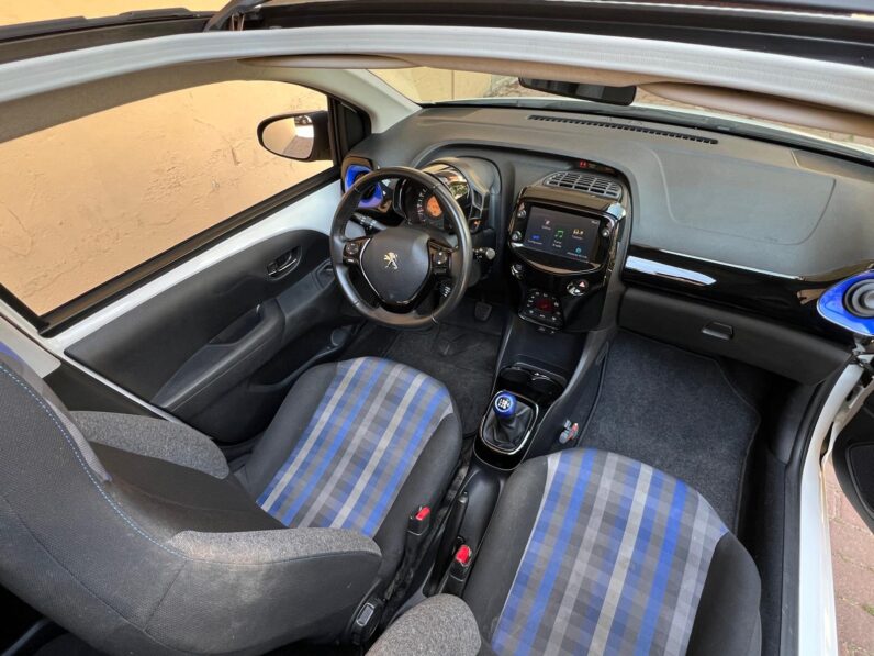 PEUGEOT 108 Collection VTi CABRIO