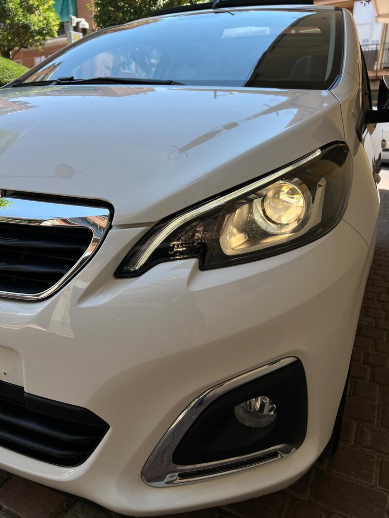 PEUGEOT 108 Collection VTi CABRIO