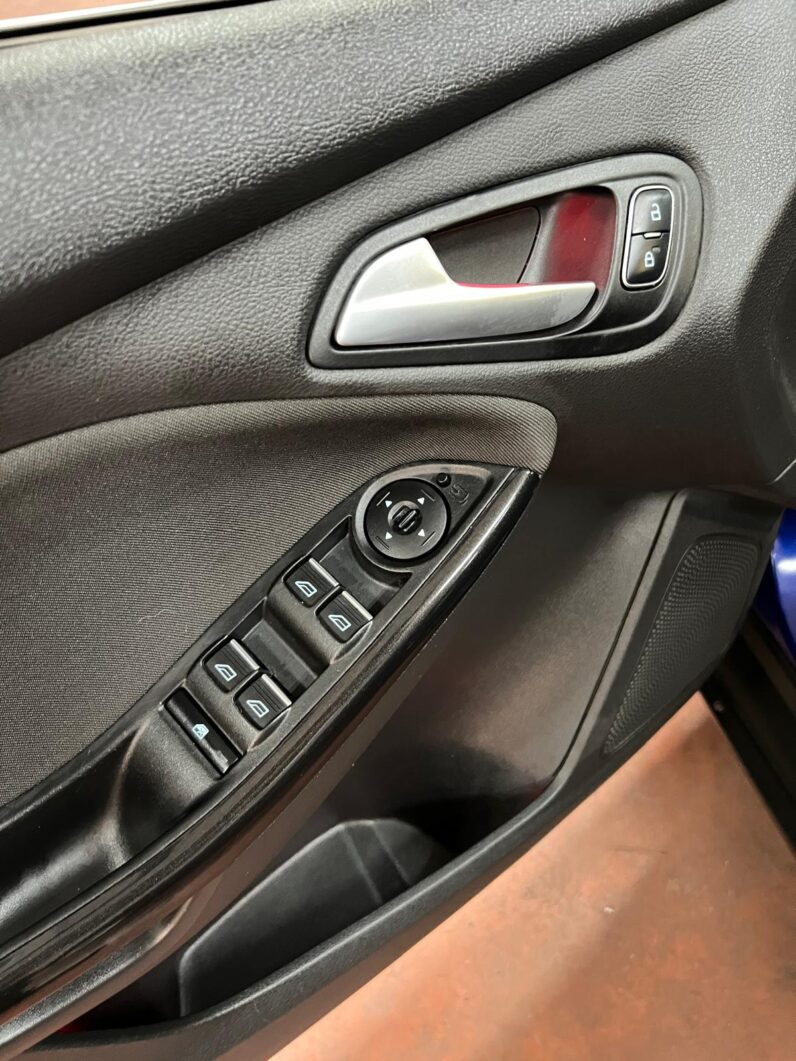 FORD Focus 1.0 Ecoboost ASS Titanium
