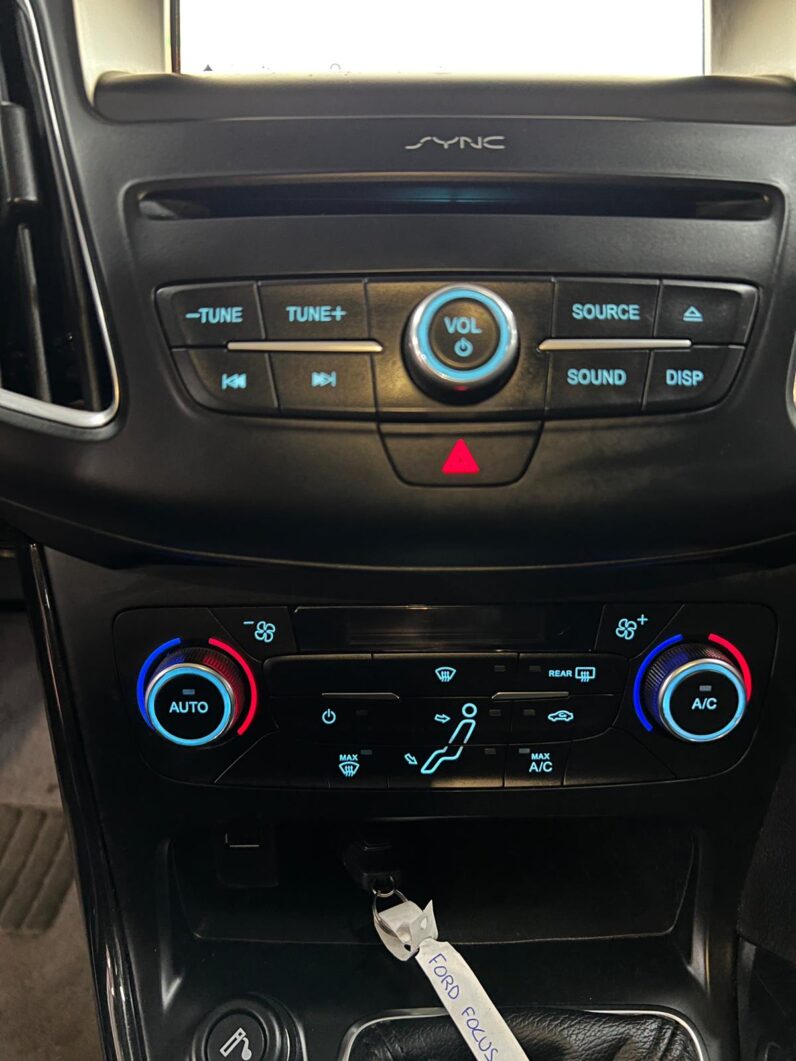 FORD Focus 1.0 Ecoboost ASS Titanium